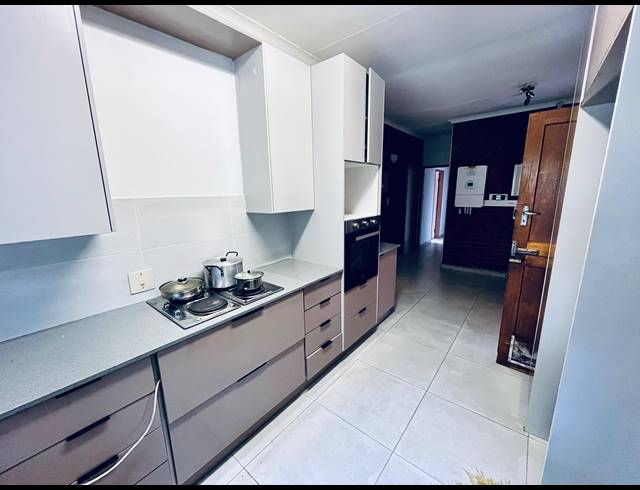 3 BEDROOM FREESTANDING FOR SALE IN PIERRE VAN RYNEVELD